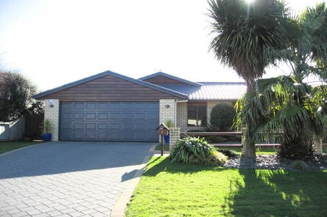 Photo of property in 4 Chatswood Place, Rototuna, Hamilton, 3210