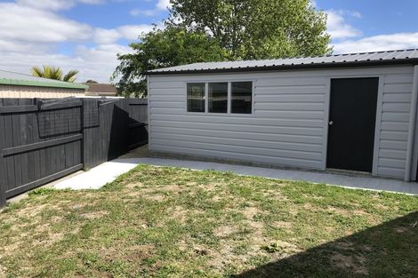 Photo of property in 3 Lydia Place, Kelvin Grove, Palmerston North, 4414