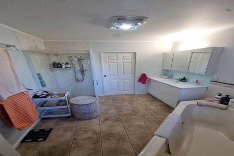 Photo of property in 11 Kotuku Drive, Paraparaumu Beach, Paraparaumu, 5032