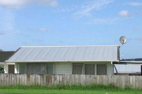 Photo of property in 1/41 Hobsonville Road, West Harbour, Auckland, 0618