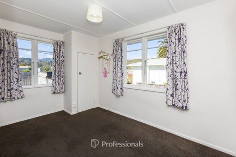 Photo of property in 21 Totara Park Road, Clouston Park, Upper Hutt, 5018