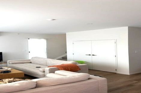 Photo of property in 5a Ainsdale Place, Manurewa, Auckland, 2102