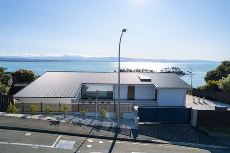 Photo of property in 82 Princes Drive, Britannia Heights, Nelson, 7010