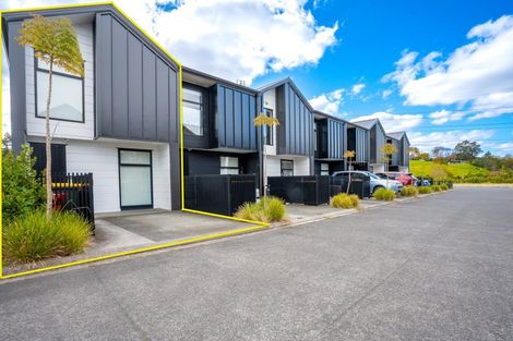 Photo of property in 2 Tuputupu Drive, Kumeu, 0810