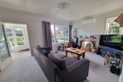 Photo of property in 13 Ames Street, Paekakariki, 5034