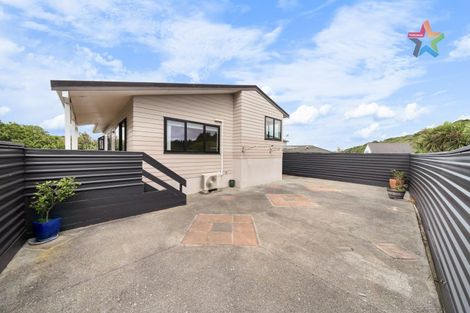 Photo of property in 18 Jasmine Grove, Maungaraki, Lower Hutt, 5010