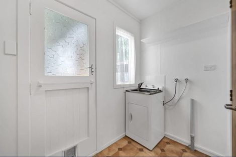 Photo of property in 13 Ambury Place, Merrilands, New Plymouth, 4312