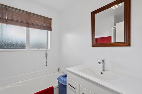 Photo of property in 52 Bromley Road, Bromley, Christchurch, 8062