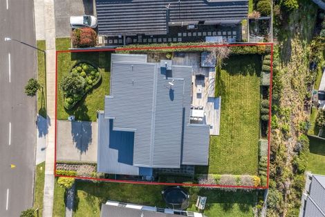 Photo of property in 100 Te Puia Drive, Aotea, Porirua, 5024