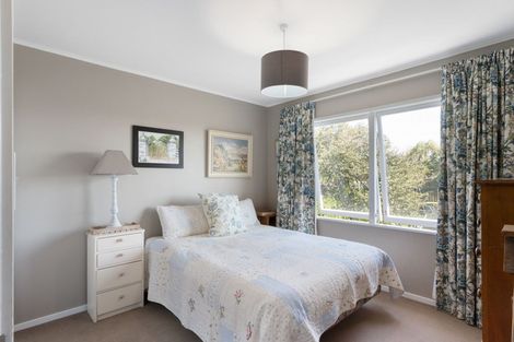 Photo of property in 33 Tauroa Road, Havelock North, 4130