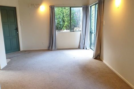 Photo of property in 6 Northcross Drive, Oteha, Auckland, 0632