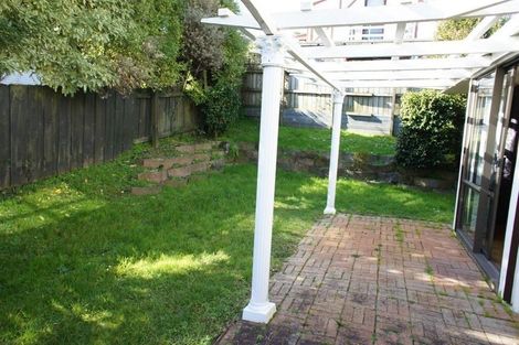 Photo of property in 2/2b Sunnynook Road, Sunnynook, Auckland, 0620