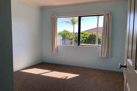 Photo of property in 16 Pitoitoi Avenue, Greenhithe, Auckland, 0632