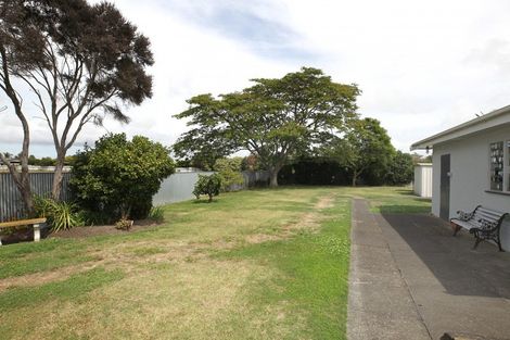 Photo of property in 90 Ferry Road, Clive, 4102