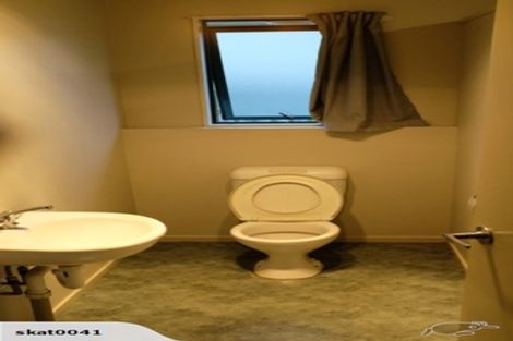 Photo of property in 10b Kaponga Crescent, New Lynn, Auckland, 0600