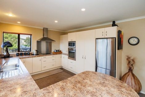 Photo of property in 36 Tennyson Avenue, Kelvin Grove, Palmerston North, 4414