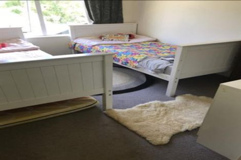 Photo of property in 2/15 Kirklow Place, Goodwood Heights, Auckland, 2105