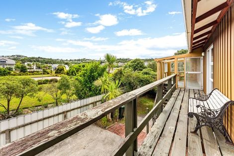 Photo of property in 1/150 Dowse Drive, Maungaraki, Lower Hutt, 5010