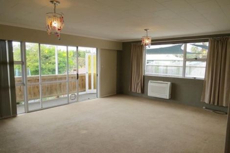 Photo of property in 1 Fairview Place, Westown, New Plymouth, 4310
