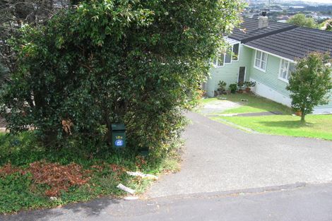 Photo of property in 1/18 Sunset Road, Unsworth Heights, Auckland, 0632