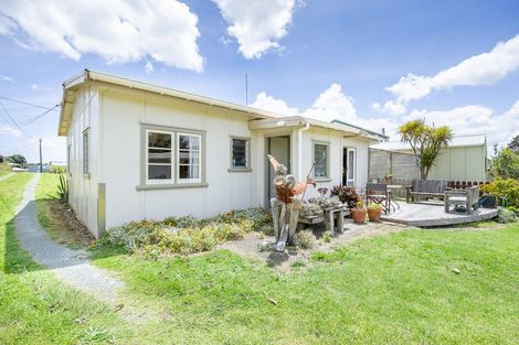 Photo of property in 23 Kelly Street, Baylys Beach, Dargaville, 0377