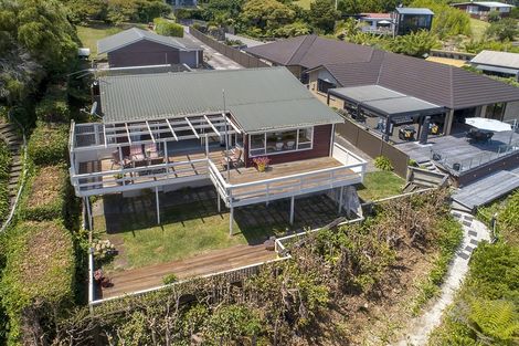 Photo of property in 20a Tindalls Bay Road, Tindalls Beach, Whangaparaoa, 0930