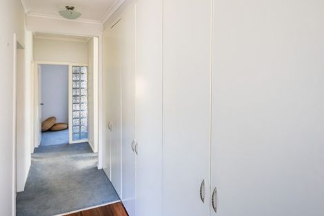 Photo of property in 15 Paekakariki Hill Road, Pauatahanui, Porirua, 5381