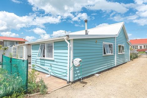 Photo of property in 12 Norfolk Street, Patea, 4520
