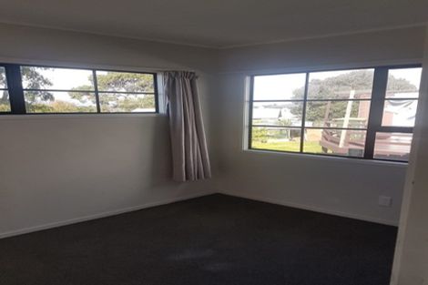 Photo of property in 14 Southview Place, Wattle Downs, Auckland, 2102
