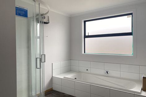 Photo of property in 33 Grandvista Drive, Green Island, Dunedin, 9018