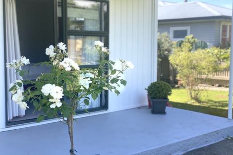 Photo of property in 79 Great North Road, Waipawa, 4210