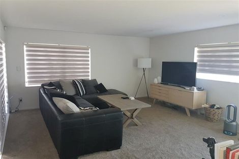 Photo of property in 4c Binsted Road, New Lynn, Auckland, 0600