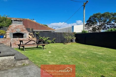 Photo of property in 39 Breakwater Road, Moturoa, New Plymouth, 4310