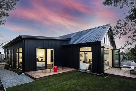 Photo of property in 112 Paparoa Street, Papanui, Christchurch, 8053