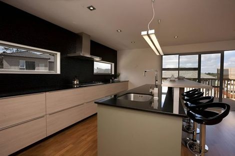 Photo of property in 5 Kilear Close, Pinehill, Auckland, 0632