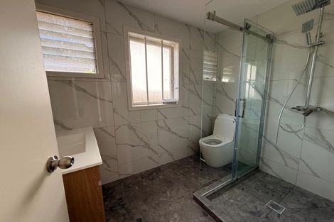 Photo of property in 1/15 Netherlands Avenue, Kelston, Auckland, 0602