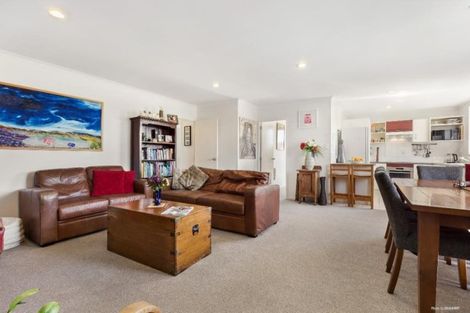 Photo of property in 7 Ranch Place, Pukekohe, 2120