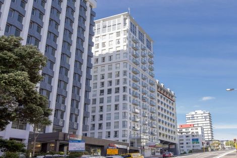 Photo of property in Terrace Heights Apartments, 2e/163 The Terrace, Wellington Central, Wellington, 6011