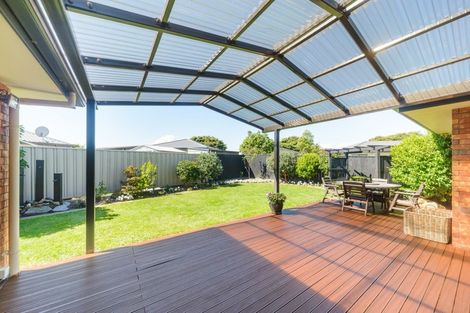 Photo of property in 18 Daniel Place, Kelvin Grove, Palmerston North, 4414