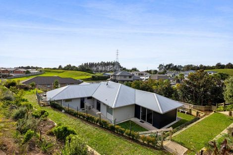 Photo of property in 17a Heta Road, Highlands Park, New Plymouth, 4312