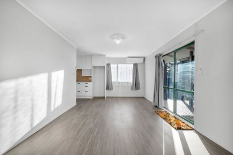 Photo of property in 38 Pinedale Place, Henderson, Auckland, 0610