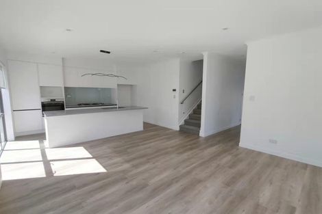 Photo of property in 51c Sunderlands Road, Half Moon Bay, Auckland, 2012