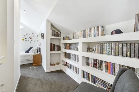 Photo of property in 2/8 Phillip Parade, Forrest Hill, Auckland, 0620