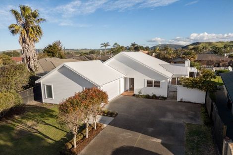 Photo of property in 77 Kahira Crescent, Papamoa Beach, Papamoa, 3118