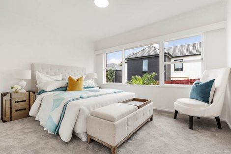 Photo of property in 1/33 Knightsbridge Drive, Forrest Hill, Auckland, 0620