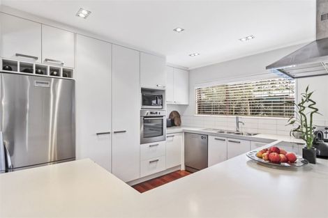 Photo of property in 13 James Evans Drive, Northcote, Auckland, 0627