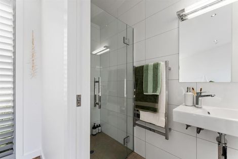 Photo of property in 39 Paraoa Crescent, Omaha, 0986