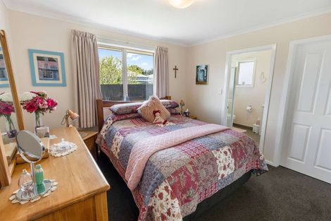 Photo of property in 18 Poynter Place, Tawhero, Whanganui, 4501