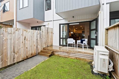 Photo of property in 7/22 Ryburn Road, Mount Wellington, Auckland, 1062