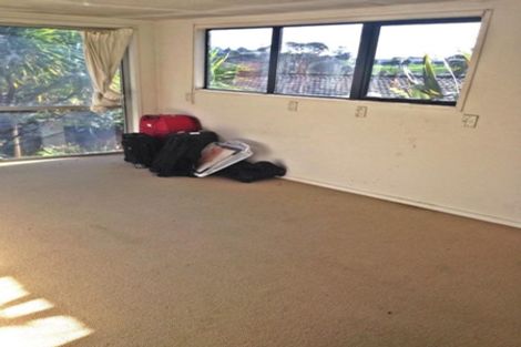 Photo of property in 2/5 Downing Street, Glenfield, Auckland, 0629